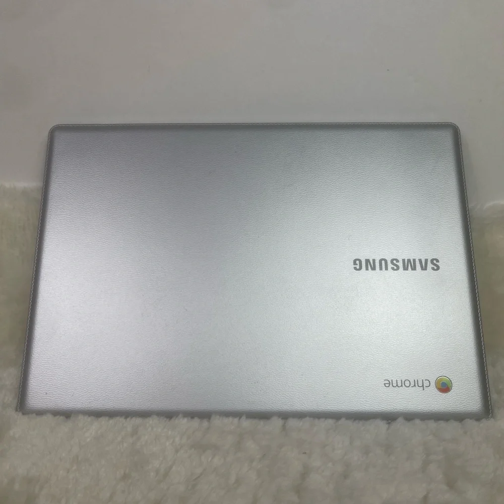 Samsung Chromebook XE500C12 with Charger